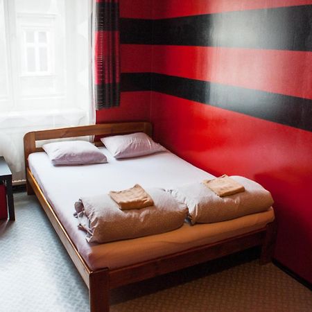Smocza Jama Hostel คราคูฟ ภายนอก รูปภาพ