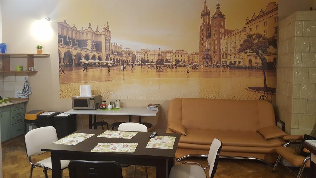Smocza Jama Hostel คราคูฟ ภายนอก รูปภาพ
