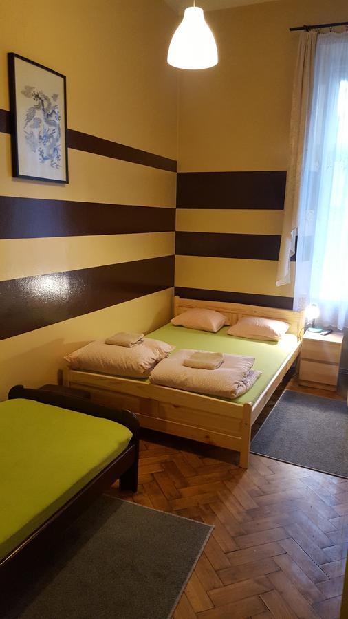 Smocza Jama Hostel คราคูฟ ภายนอก รูปภาพ