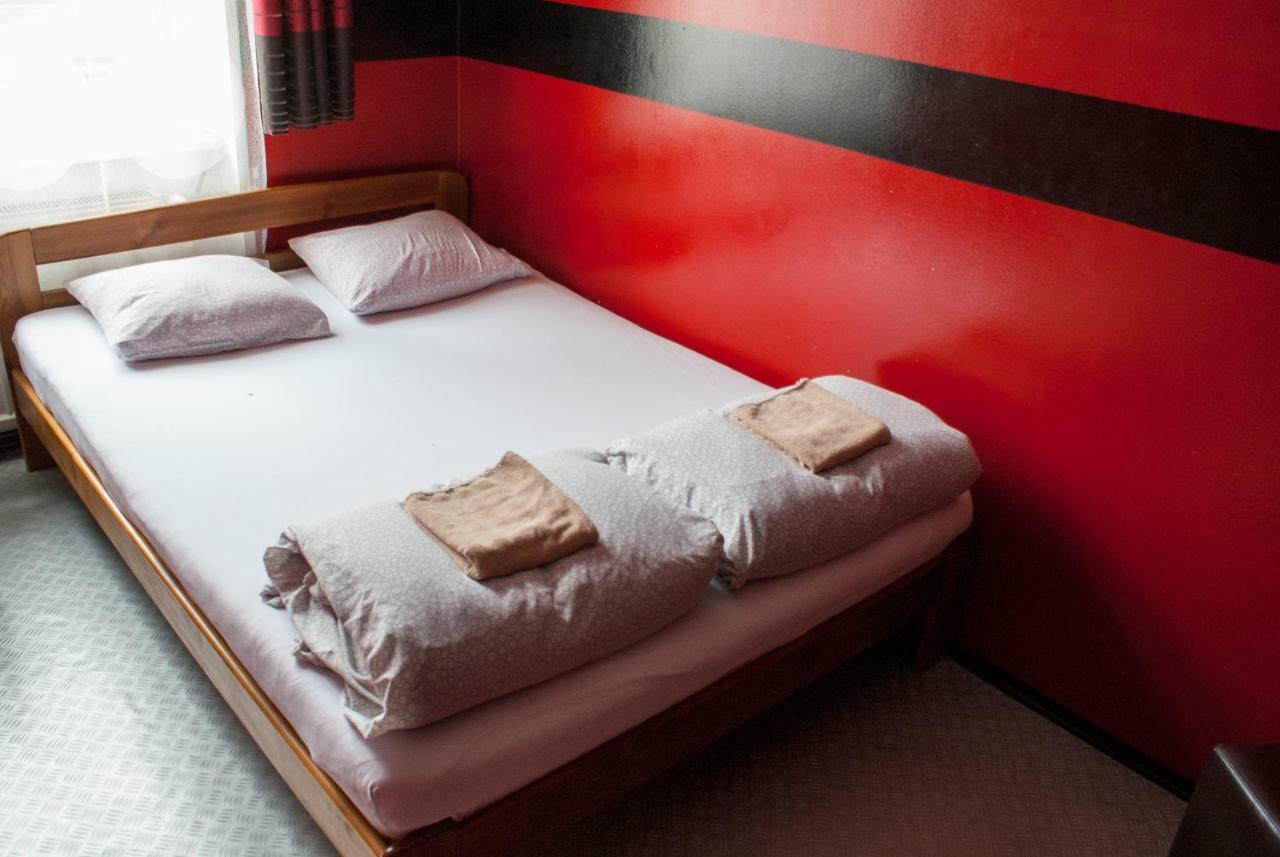 Smocza Jama Hostel คราคูฟ ภายนอก รูปภาพ