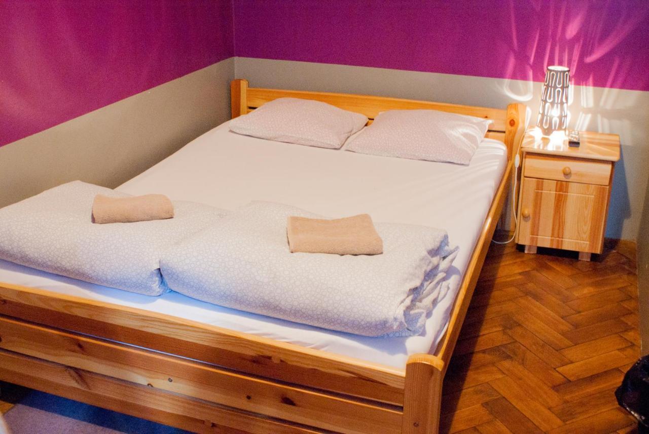 Smocza Jama Hostel คราคูฟ ภายนอก รูปภาพ