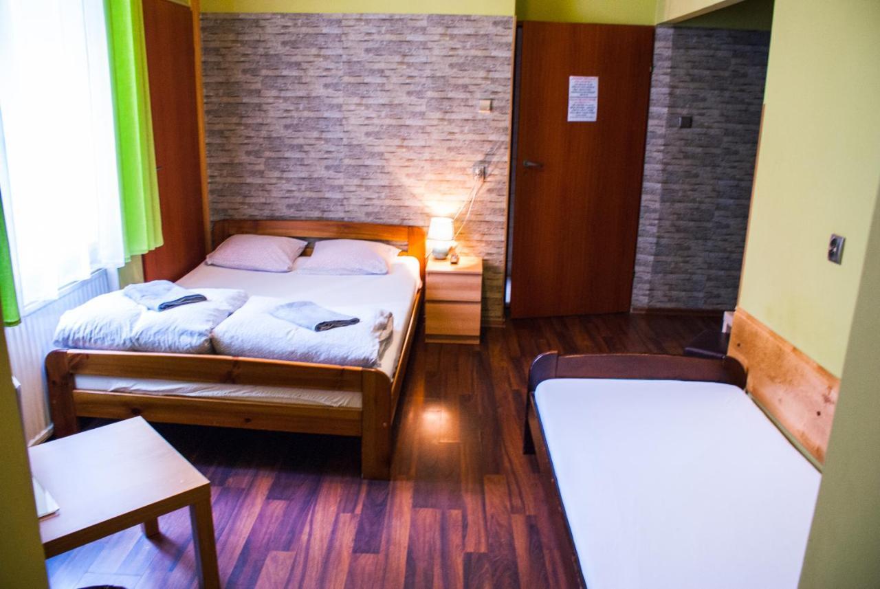 Smocza Jama Hostel คราคูฟ ภายนอก รูปภาพ